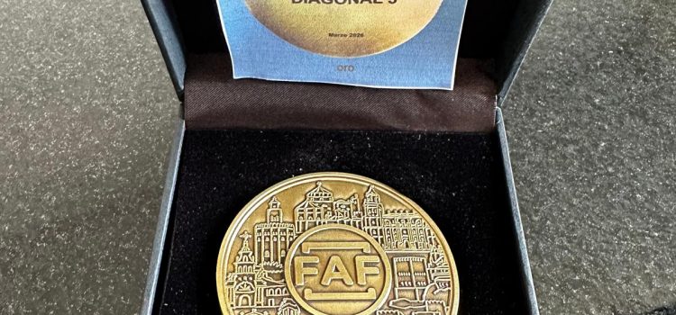 Medalla de oro y diploma de la FAF a Diagonal3